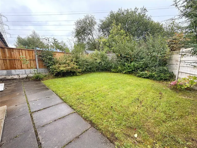 Violet Way, Middleton, M24, photo 3
