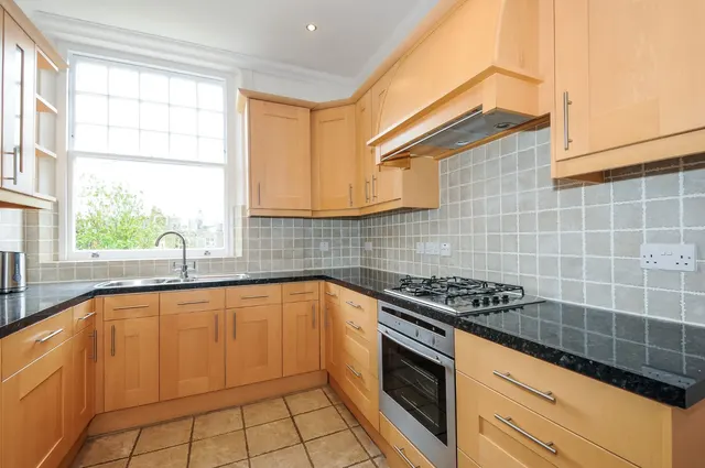 Eton Avenue, Belsize Park, NW3, photo 2