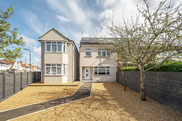 Greenford, UB6, photo 1