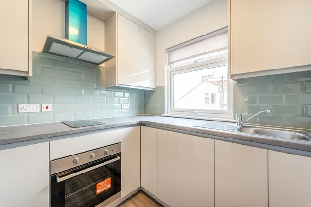 Greenford, UB6, photo 3