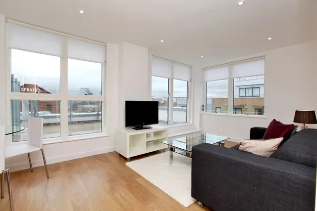Seven Sea Gardens, Bow, E3, photo 1