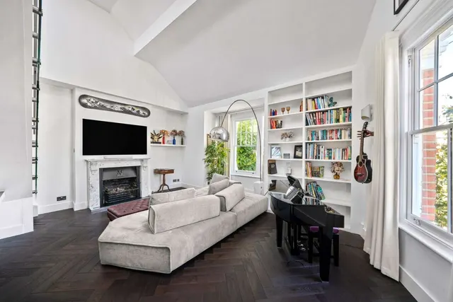 St. Ann's Road, London, SW13, photo 1