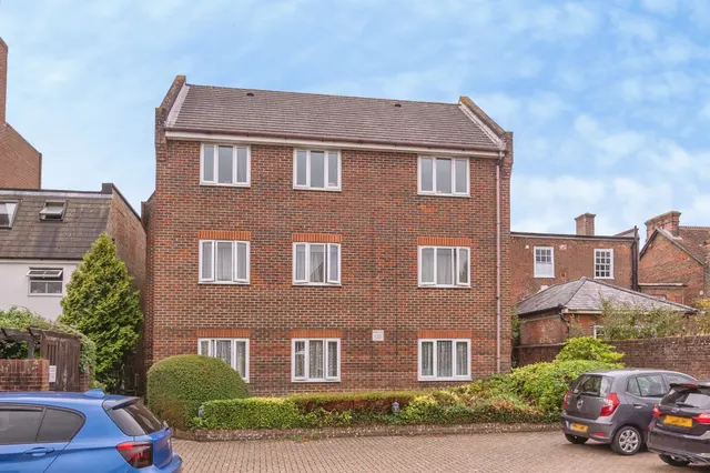 East Street, Havant, photo 1