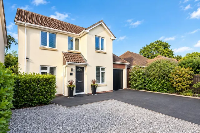 Spring Road, Sarisbury Green, Southampton, photo 1
