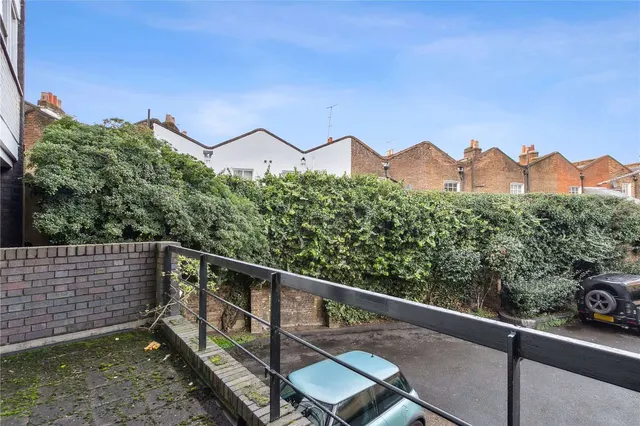 Photo 2 — Kensington Park Road, Notting Hill, London, W11 2PJ