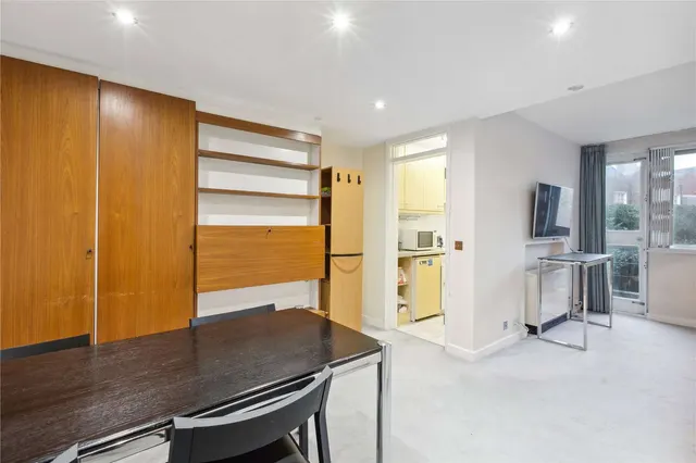 Photo 3 — Kensington Park Road, Notting Hill, London, W11 2PJ