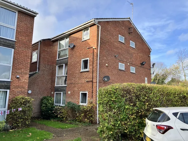 Shurland Avenue, EN4, photo 1