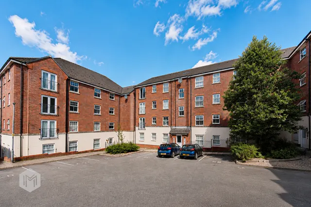 Stonemere Drive, Radcliffe, Manchester, M26 1QY, photo 1