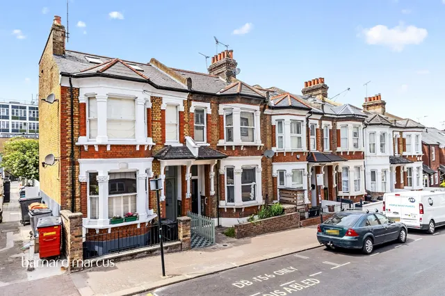 Kathleen Road, London, photo 1