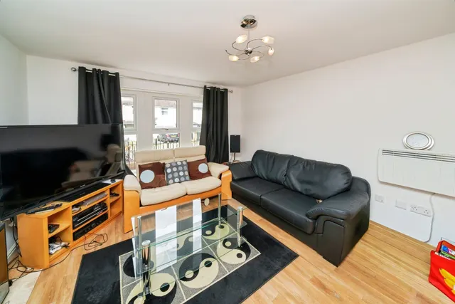 Photo 2 — Twickenham Drive, Wirral