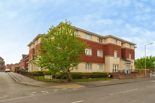 Twickenham Drive, Wirral, photo 1