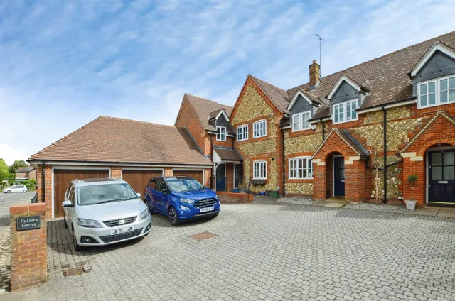 Fullers Grove, Chesham, photo 1