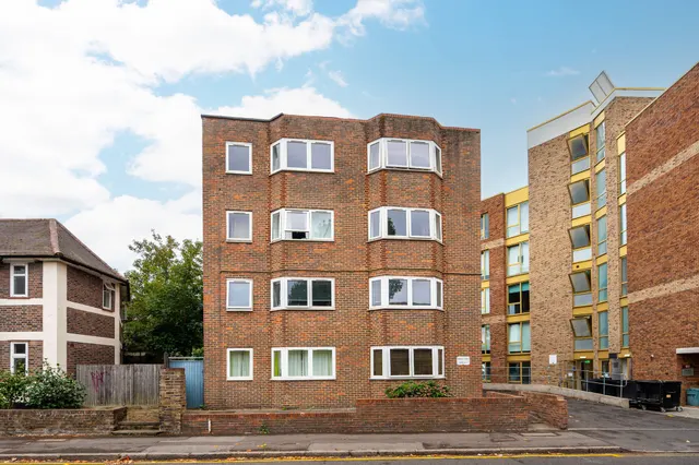 5 Priory Court, Denmark Road, Kingston upon Thames, photo 1
