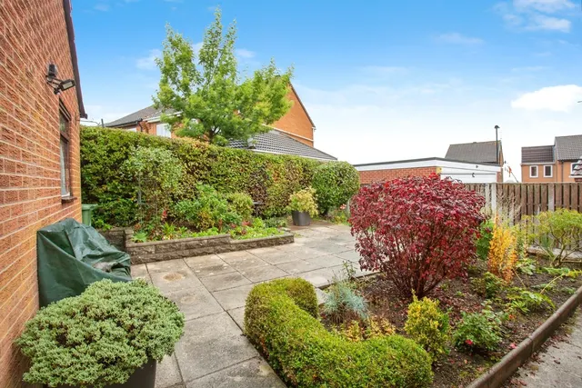 Photo 2 — Deanhead Drive, Owlthorpe, Sheffield, South Yorkshire, S20