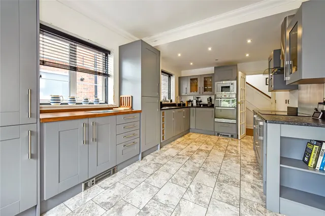 Culver Drive, Hayling Island, PO11, photo 2