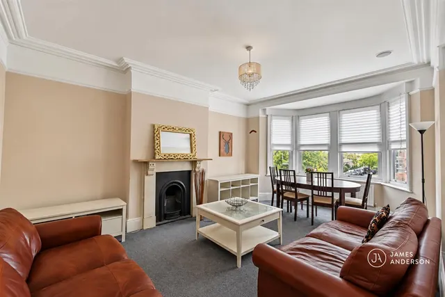Upper Richmond Road West, London, SW14, photo 1