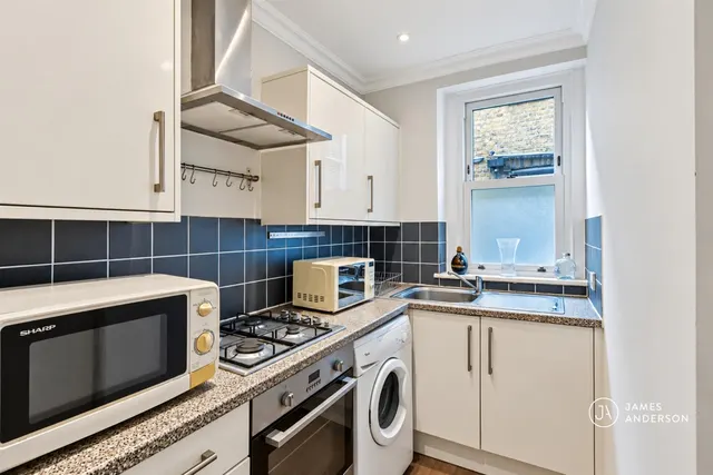 Upper Richmond Road West, London, SW14, photo 2