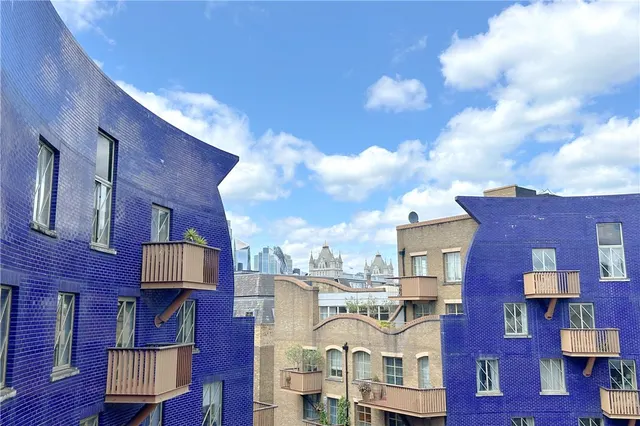 Photo 3 — Queen Elizabeth Street, London, SE1