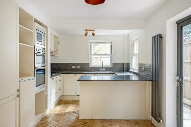 Devonshire Road, London, W4, photo 3