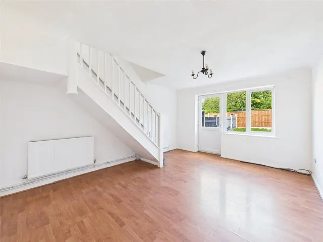 Warwick Road, Somercotes, DE55, photo 2