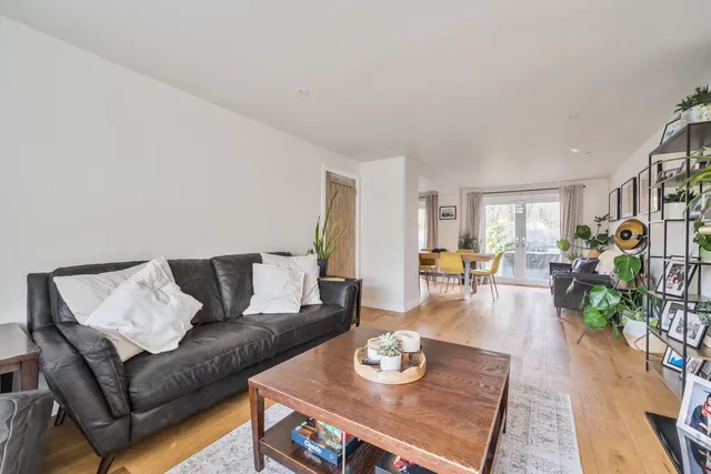 St. James Close, Landkey, EX32, photo 2