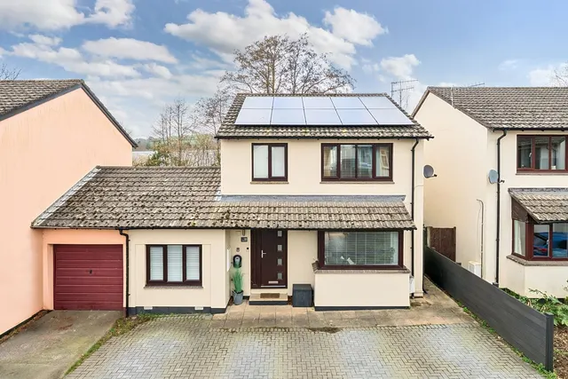 St. James Close, Landkey, EX32, photo 1