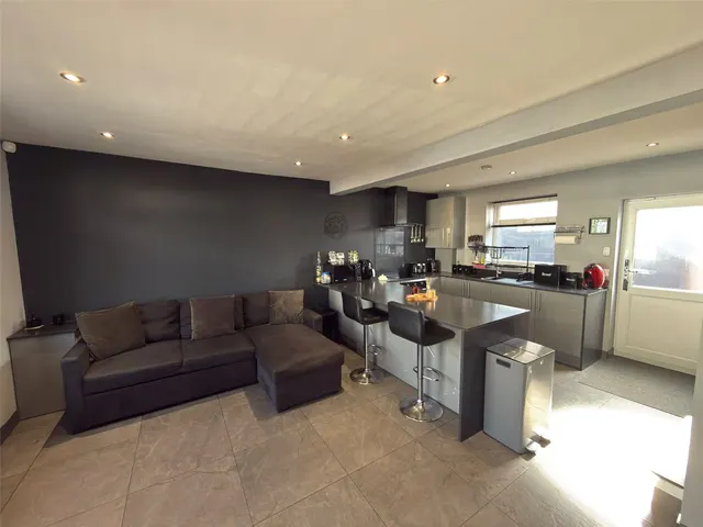 Derbyshire Lane, Hucknall, NG15, photo 2