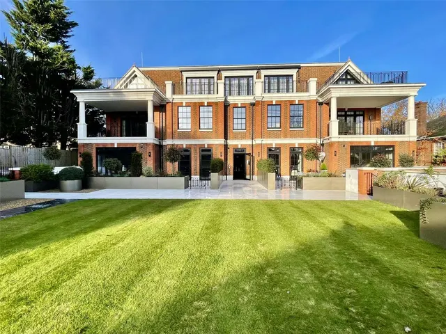 Photo 2 — Beech Hill, Barnet, EN4 0JP