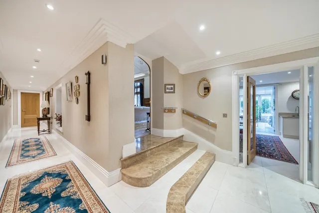The Mansion, Kingswood Warren Park, photo 2