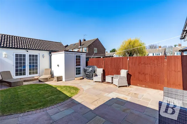 Pinewood Way, Hutton, CM13, photo 1