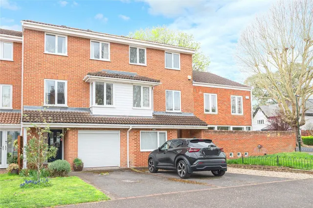Spencer Road, Twickenham, TW2, photo 1