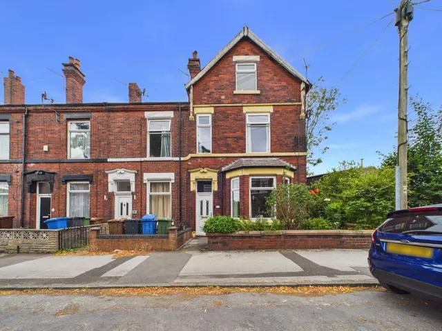 Crowthorn Road, Ashton-under-Lyne, Greater Manchester, OL7, photo 1