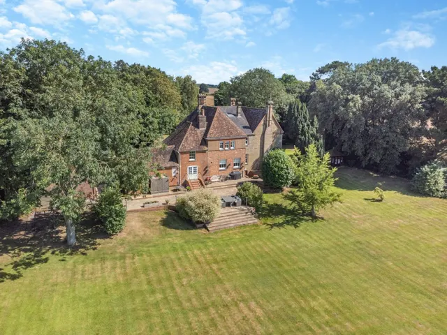 Pluckley Road, Little Chart, TN27, photo 1