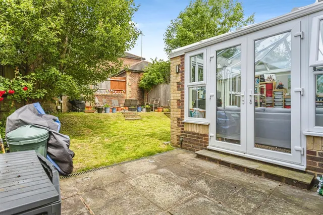 Photo 3 — Robin Road, Burgess Hill