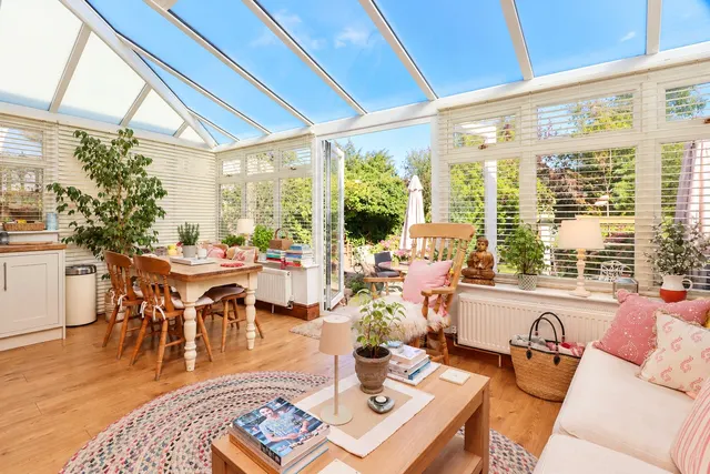 Maybury Hill, Woking, GU22, photo 2