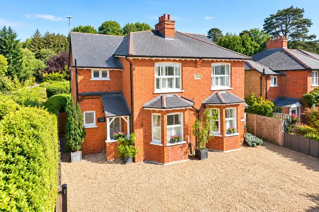 Maybury Hill, Woking, GU22, photo 1