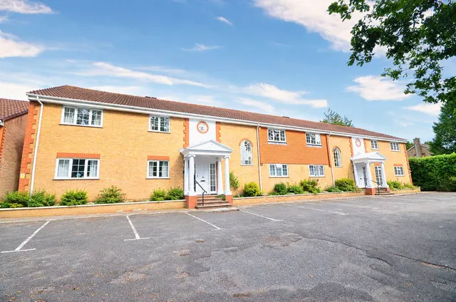 St Barnabas Court, Pound Hill, RH10, photo 1