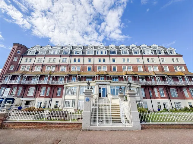 De La Warr Parade, Bexhill-On-Sea, TN40 1LS, photo 1