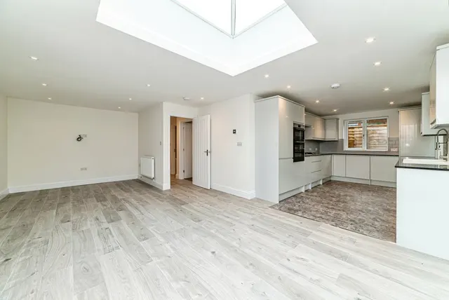 Swains Close, Tadley, RG26, photo 2