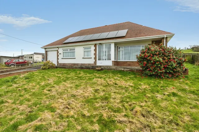 Dan Y Banc Road, Pontyates, SA15, photo 1