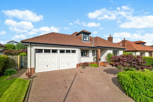 Newton Grove, Newton Mearns, photo 1