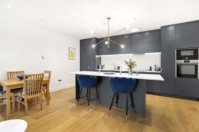 Photo 3 — Ashbourne Grove, London, W4 2JH