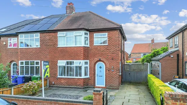Hallows Avenue, Warrington, WA2 8EE, photo 1