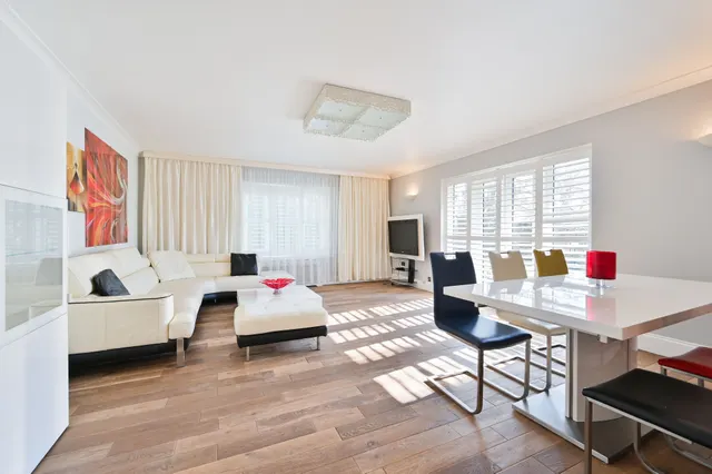 Photo 2 — 15 Bermuda House, Mount Park Road, Harrow