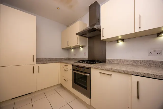 Uplands Road, Guildford, GU1, photo 3