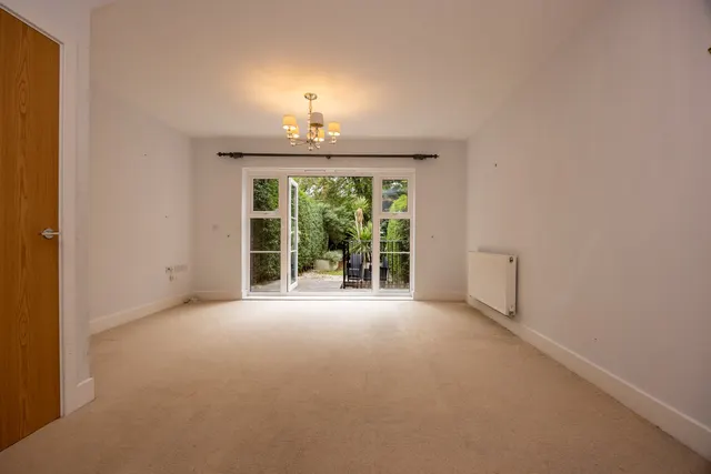 Uplands Road, Guildford, GU1, photo 2