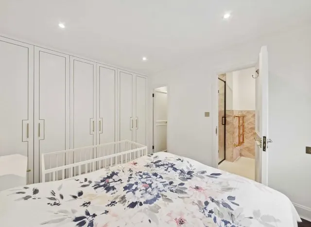 Photo 3 — Elystan Place, Chelsea, SW3