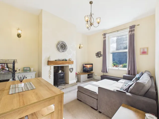 Longwood Gate, Huddersfield, HD3, photo 3