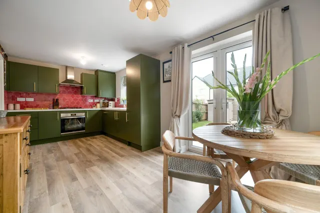 Sovereign Way, Stamford, PE9, photo 2