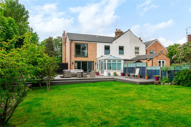 Theydon Avenue, Woburn Sands, MK17, photo 1